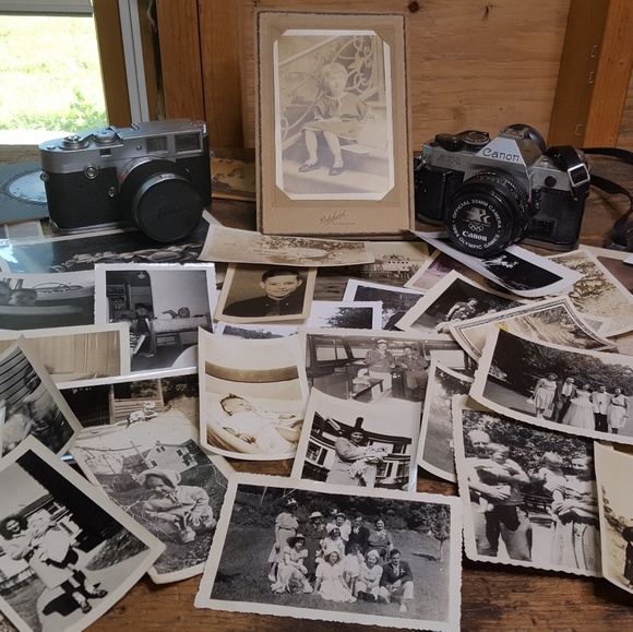 Other - Lot Of 25 Vintage Photos Photographs Mystery Box